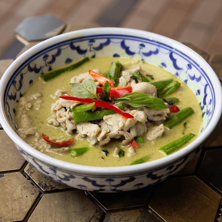 Gang Kyo Wan: A Flavorful Green Curry Delight